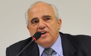 Expresidente de Colombia pide TSE dominicano acepte pedido de Leonel