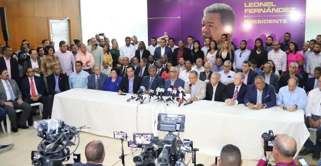 13 secretarios y 25 subsecretarios se van del PLD para unirse a Leonel imagen
