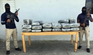 Detienen tres personas con casi media tolenada marihuana en SJM