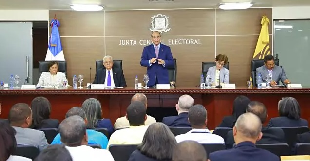 JCE presenta calendario para los comicios municipales de febrero imagen