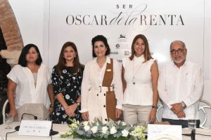 Centro León homenajeará a Oscar de la Renta desde el 22 de noviembre