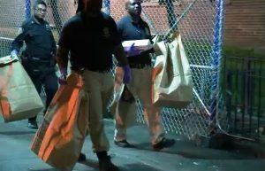 Hombre de 60 asesina hermano a puñaladas y se ahorca en N. York Hombre de 60 asesina hermano a puñaladas y se ahorca en N. York