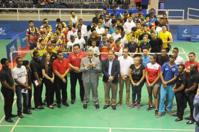 Kelvin Frías obtiene victoria en San Domingo de Bádminton imagen