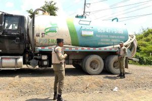 Medio Ambiente clausura compañía lanzaba excrementos a río Jacagua