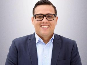 SAN CRISTOBAL: Joven aspirante diputado tras más inversión en provincia