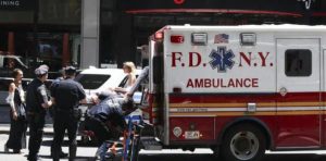 Apuñalan a hombre que paseaba en Times Square
