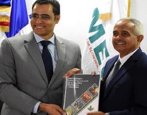 Ministerio Economía recibe “Plan Estratégico Sectorial Agropecuario”