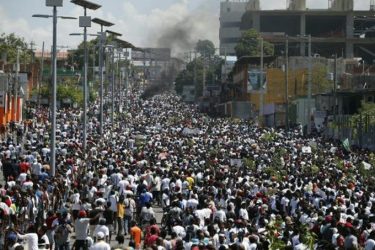 HAITI: Extraordinaria multitud exige la renuncia del presidente Moise HAITI: Extraordinaria multitud exige la renuncia del presidente Moise