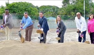 SAN CRISTOBAL: Dan primer palazo construcción estancia infantil en Nigua