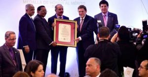 Hacendados reconocen a Danilo Medina y diez agroempresarios