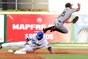 Leones, Gigantes y Estrellas triunfan en la temporada beisbol profesional