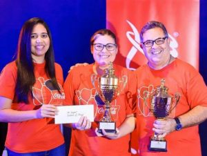 Annie Henríquez y Héctor  Sánchez campeones de Boliche Coca Cola
