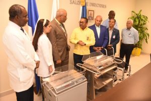 Consulado RD Miami dona básculas pediátricas a hospitales SDN Consulado RD Miami dona básculas pediátricas a hospitales SDN