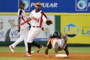Toros siguen firmes en primer lugar; Estrellas y Aguilas ganan
