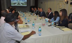 Crean comisión técnica para búscar solución agricultores El Seibo