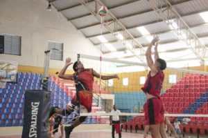 José Leonte y La Cancha avanzan en Voleibol de Moca