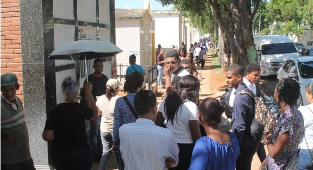 Miles fueron a cementerios de RD por el Día de los Fieles Difuntos imagen