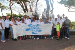 Sunscape realiza jornada limpieza de playa