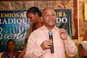 SAN CRISTOBAL: Entregan premios arte y cultura Fradique Lizardo