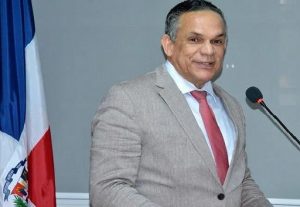 Dice casi 100% entidades públicas aplica modelo CAF en Santiago