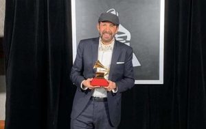 Juan Luis Guerra gana Latin Grammy como mejor album y canción tropical