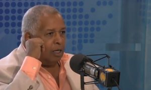 Melton Pineda arma lío al comparar a mujeres tatuadas con prostitutas