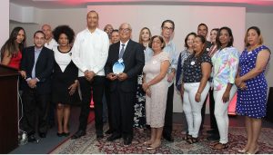 Neurocirujano Pedro Pablo Díaz recibe reconocimiento de FUNDACE