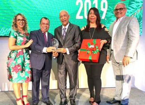 Señales TV reconoce trayectoria del locutor y escritor Carlos T. Martínez