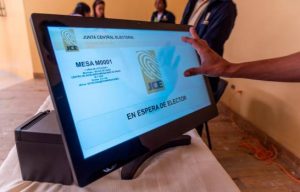 Leonelistas califican como “error mayúsculo” uso voto automatizado