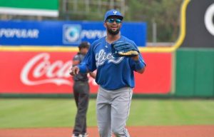 Emilio Bonifacio debuta ante los Toros en el Estadio Quisqueya Emilio Bonifacio debuta ante los Toros en el Estadio Quisqueya
