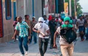 Presidente Moise pide diálogo mientras oposición exige renuncia