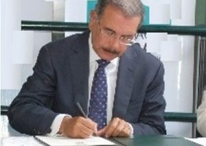 Medina pide “cumplir fielmente” las disposiciones de la Constitución RD