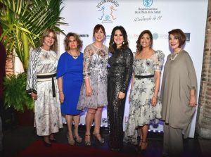 Dominicana Moda cierra desfile pro Voluntariado Hospital Plaza la Salud Dominicana Moda cierra desfile pro Voluntariado Hospital Plaza la Salud