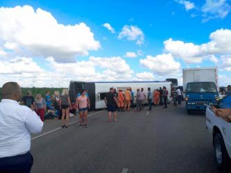 Mueren 5 en accidentes Autovía del Este y Circunvlación de Baní Mueren 5 en accidentes Autovía del Este y Circunvlación de Baní