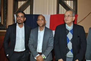 FILADELFIA: Franklin Almeyda pone a circular su libro “Debate Político”