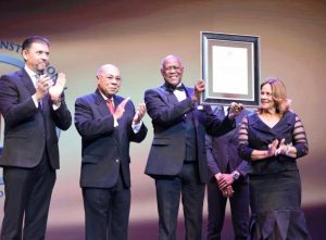 TC celebra gala y reconoce legado artístico de Johnny Ventura