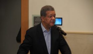 LF ve gobierno anda en busca de recursos «para hacer campaña»