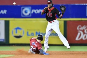 Leones cortan racha tras blanquear Gigantes; Toros y Aguilas ganan Leones cortan racha tras blanquear Gigantes; Toros y Aguilas ganan