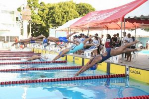 Josean Massuco domina Invitacional de Natación Delfines del Naco