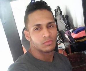 MONTECRISTI: Joven mata a otro mientras celebraban un cumpleaños