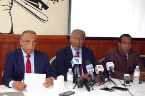 Osiris Guzmán demanda a la FIFA y tres dirigentes de RD por $750 MM Osiris Guzmán demanda a la FIFA y tres dirigentes de RD por $750 MM