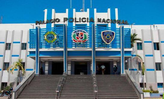 Investigan muerte de hombre hallado en baño play de softbol en Rafey imagen