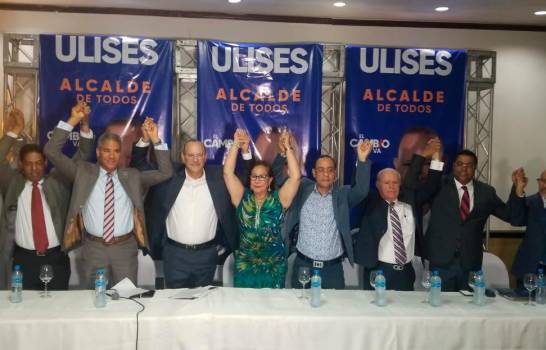 El PRM presenta a Ulises Rodríguez como su candidato a la Alcaldía imagen