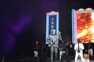 Johnny Ventura celebra sus 60 años en la música en el Coliseo de PR