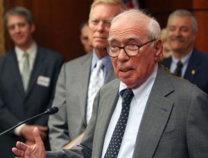 Muere el refugiado que salvó a Nueva York de la bancarrota