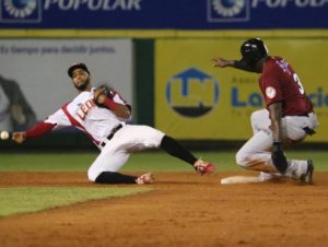 Águilas empatan en tercero; Gigantes y Toros ganan