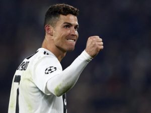 Cristiano Ronaldo gana premio Globe Soccer a mejor jugador