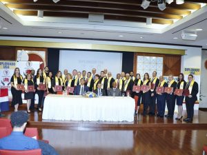 PUCMM y CESUDEX gradúan 34 estudiantes realizaron diplomado