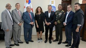 Gobierno juramenta como dominicano a Ricardo Montaner Gobierno juramenta como dominicano a Ricardo Montaner