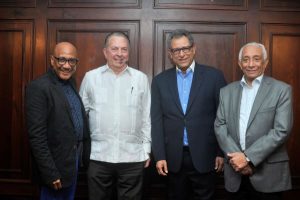 Presentan antología de canciones románticas dominicanas